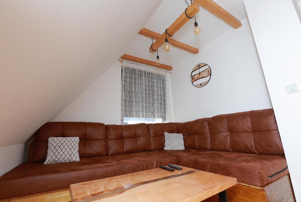 Wood Apartmani - Vila Zimska Idila ياهورينا المظهر الخارجي الصورة
